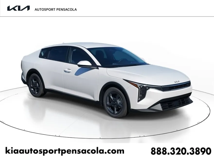 2025 Kia K4 LXS photo 1