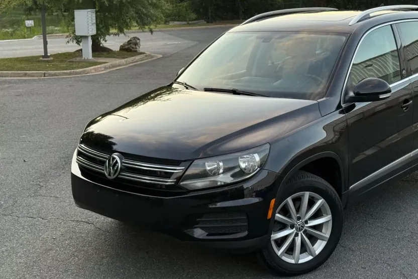 2017 Volkswagen Tiguan Wolfsburg Edition Sport photo 1