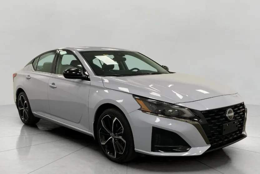 2024 Nissan Altima 2.5 SR photo 1