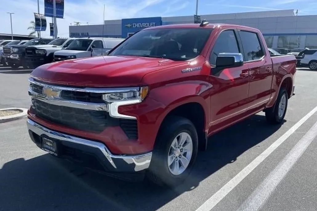 2025 Chevrolet Silverado 1500 LT photo 1