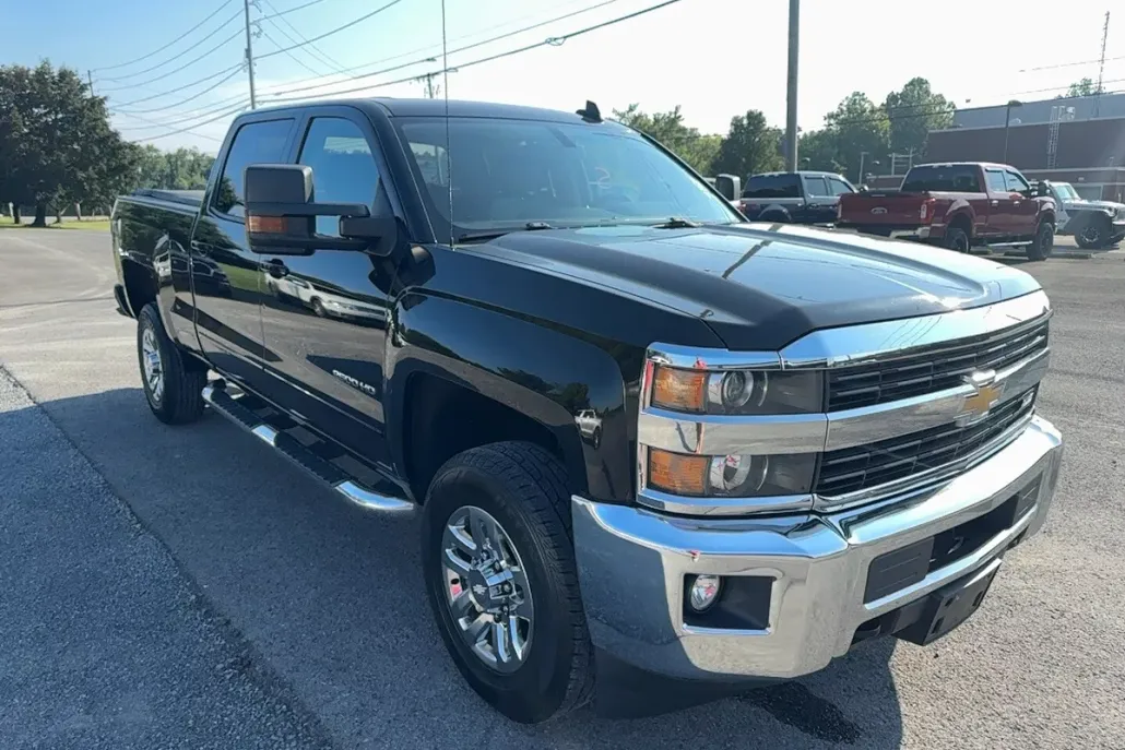 2016 Chevrolet Silverado 2500HD LT photo 1