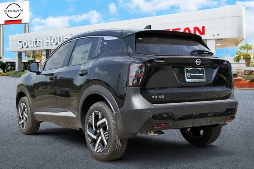 2026 Nissan Kicks SV photo 1