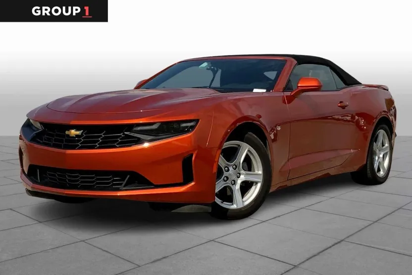 2023 Chevrolet Camaro 1LT photo 1