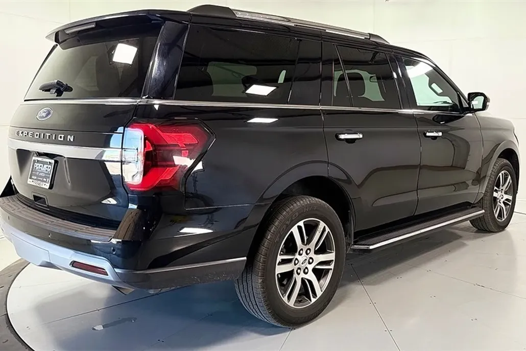 2023 Ford Expedition Limited photo 1