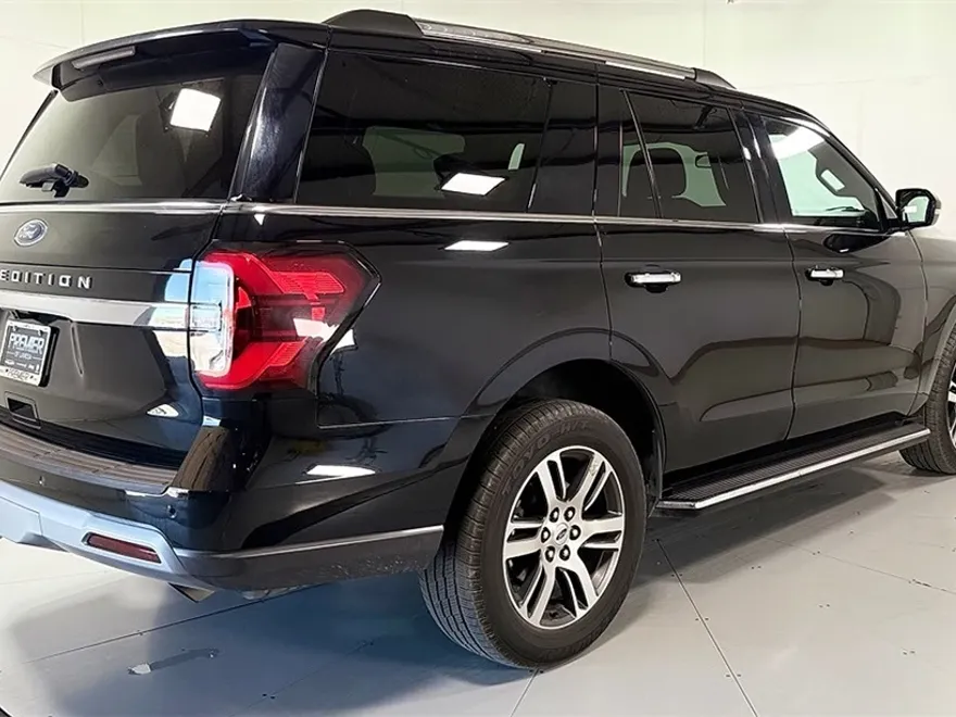 2023 Ford Expedition Limited photo 1