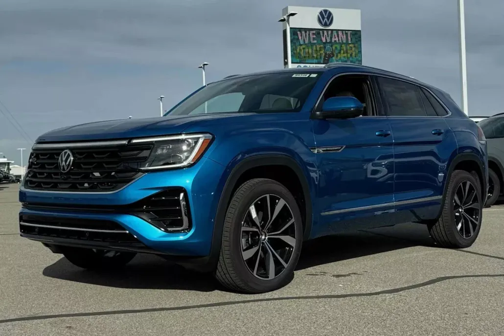 2025 Volkswagen Atlas Cross Sport SEL Premium R-Line photo 1