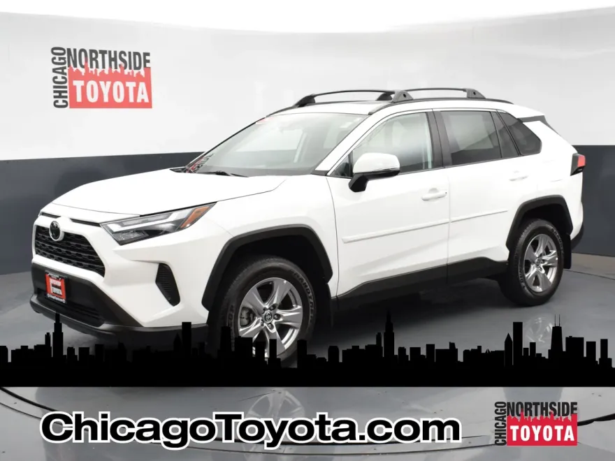 2022 Toyota RAV4 XLE photo 1