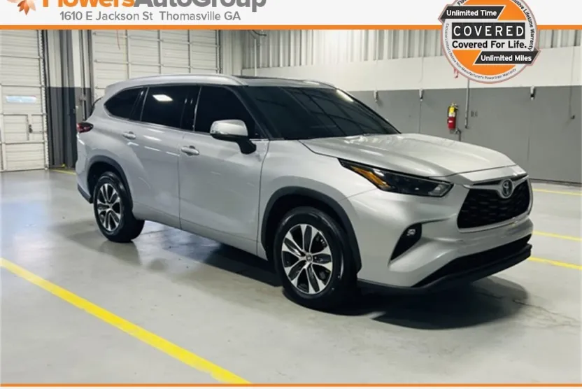 2022 Toyota Highlander XLE photo 1