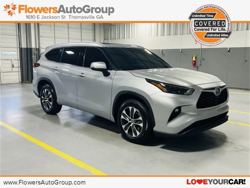 2022 Toyota Highlander XLE photo 1