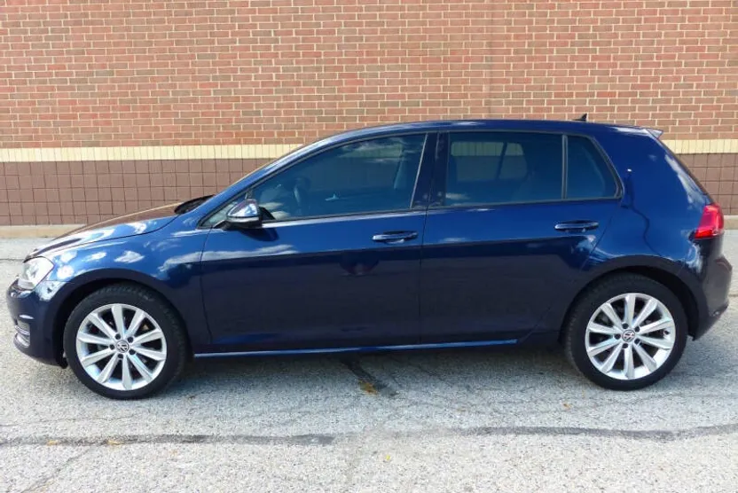 2015 Volkswagen Golf TDI S photo 1