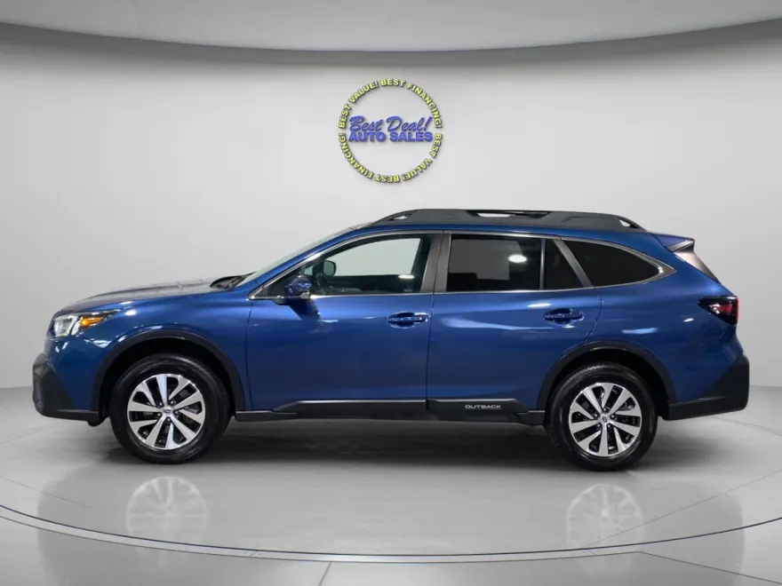 2022 Subaru Outback Premium photo 1