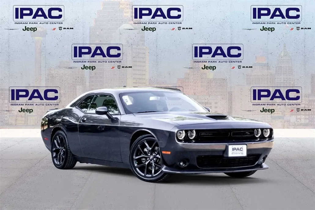 2022 Dodge Challenger R/T photo 1