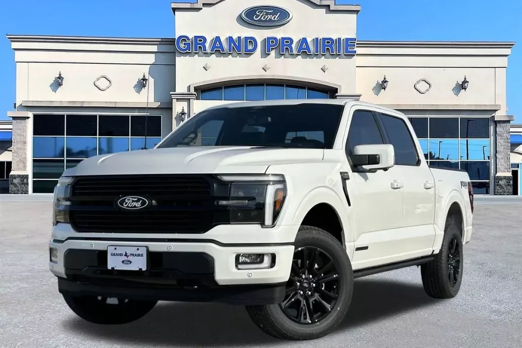 2025 Ford F-150 Platinum photo 1