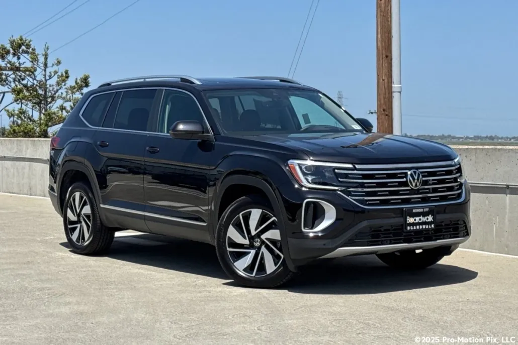 2025 Volkswagen Atlas SEL photo 1
