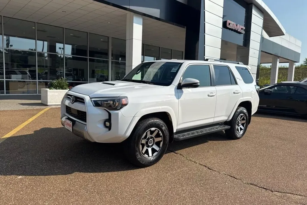 2024 Toyota 4Runner TRD photo 1