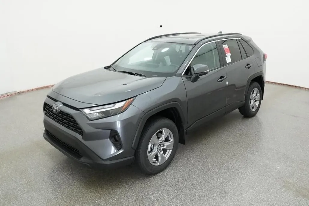 2025 Toyota RAV4 XLE photo 1