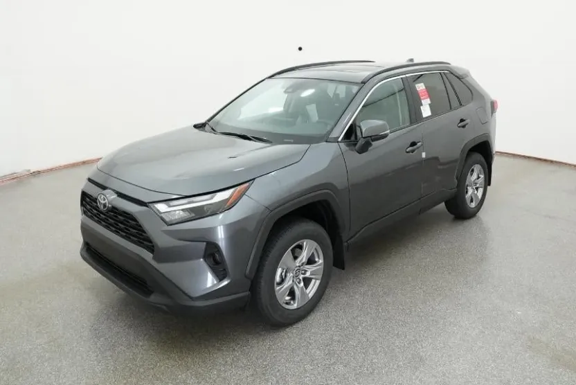 2025 Toyota RAV4 XLE photo 1