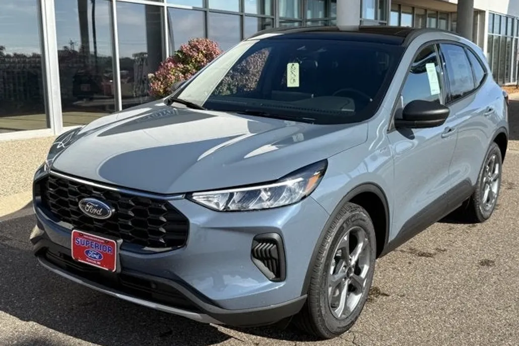 2026 Ford Escape ST-Line photo 1
