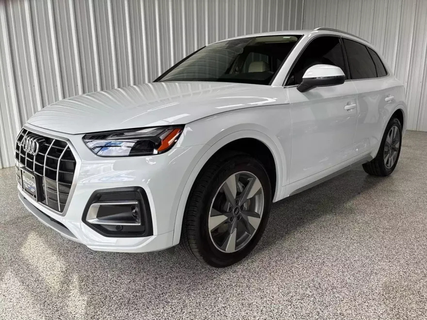 2024 Audi Q5 Premium photo 1