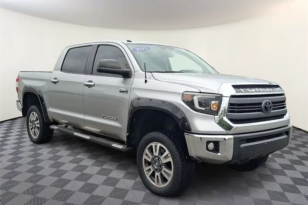 2015 Toyota Tundra Platinum CrewMax photo 1