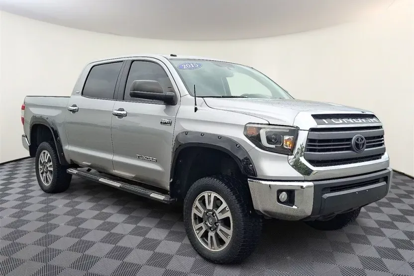 2015 Toyota Tundra Platinum CrewMax photo 1