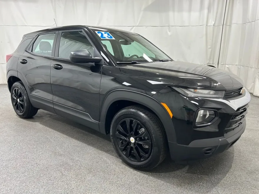 2023 Chevrolet Trailblazer LS photo 1