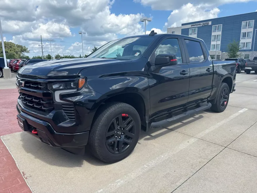2022 Chevrolet Silverado 1500 RST photo 1