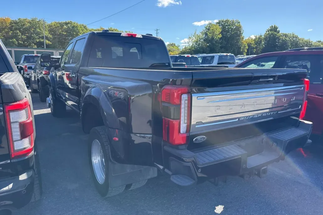 2024 Ford F-450 photo 1