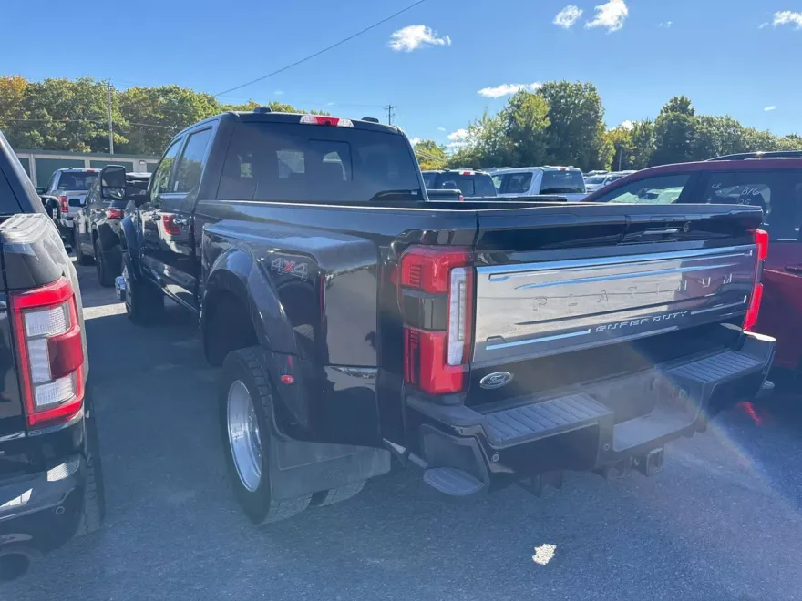 2024 Ford F-450 photo 1