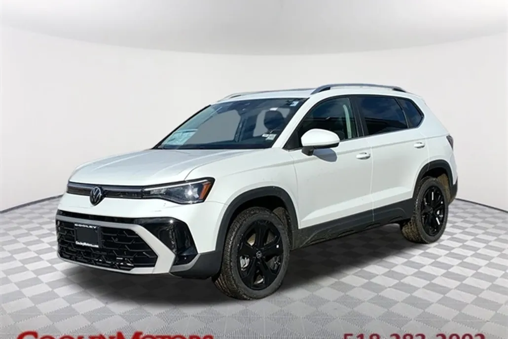 2025 Volkswagen Taos SEL photo 1