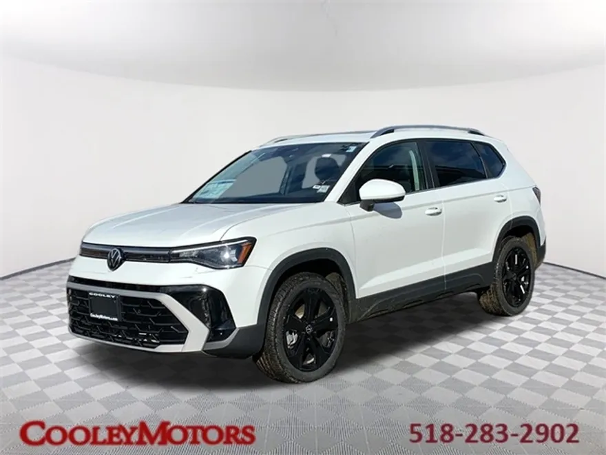 2025 Volkswagen Taos SEL photo 1