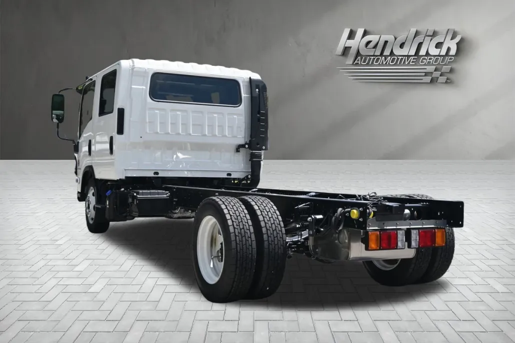 2025 Chevrolet Silverado photo 1