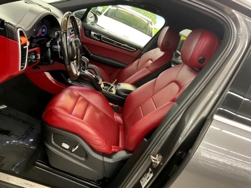 2019 Porsche Cayenne photo 11