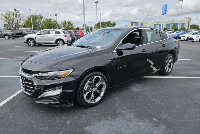 2024 Chevrolet Malibu 1LT photo 1