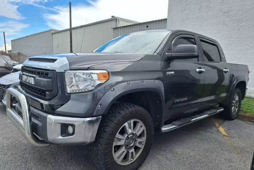 2014 Toyota Tundra SR5 photo 1