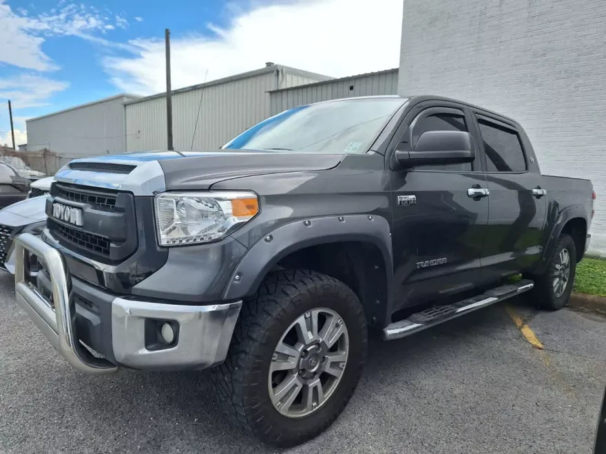 2014 Toyota Tundra SR5 photo 1