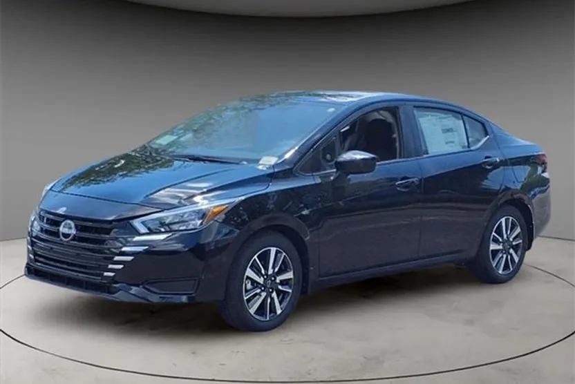 2025 Nissan Versa 1.6 SV photo 1
