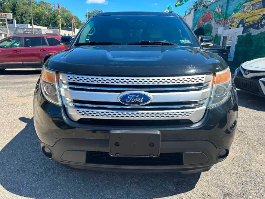 2014 Ford Explorer XLT photo 1