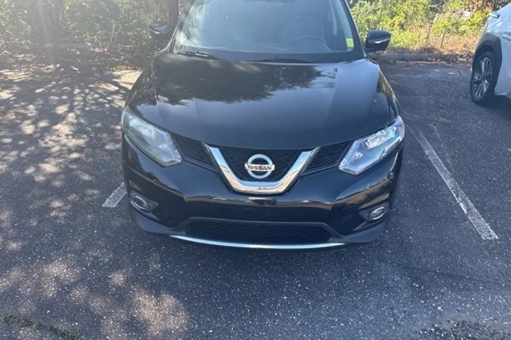 2015 Nissan Rogue SL photo 1