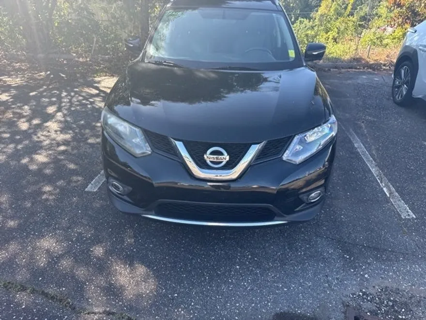 2015 Nissan Rogue SL photo 1