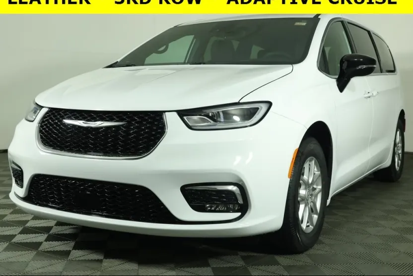2026 Chrysler Pacifica photo 1