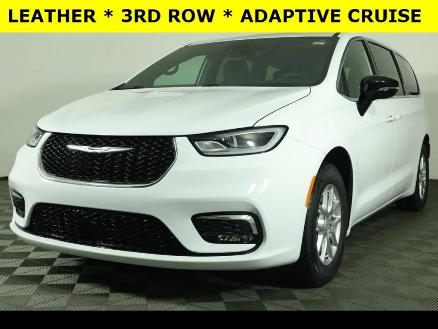 2026 Chrysler Pacifica photo 1