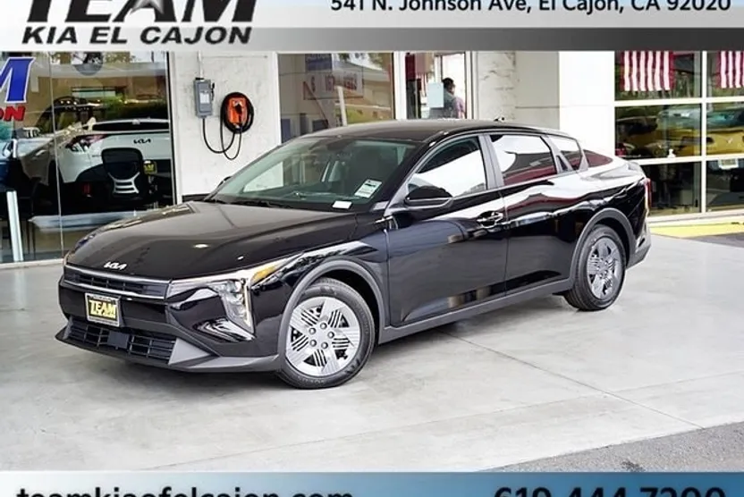 2025 Kia K4 LX photo 1