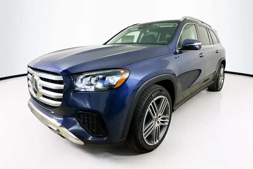 2026 Mercedes Benz GLS 450 4MATIC photo 1
