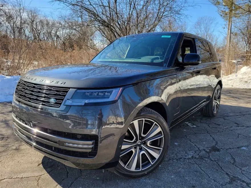 2025 Land Rover Range Rover SE photo 1