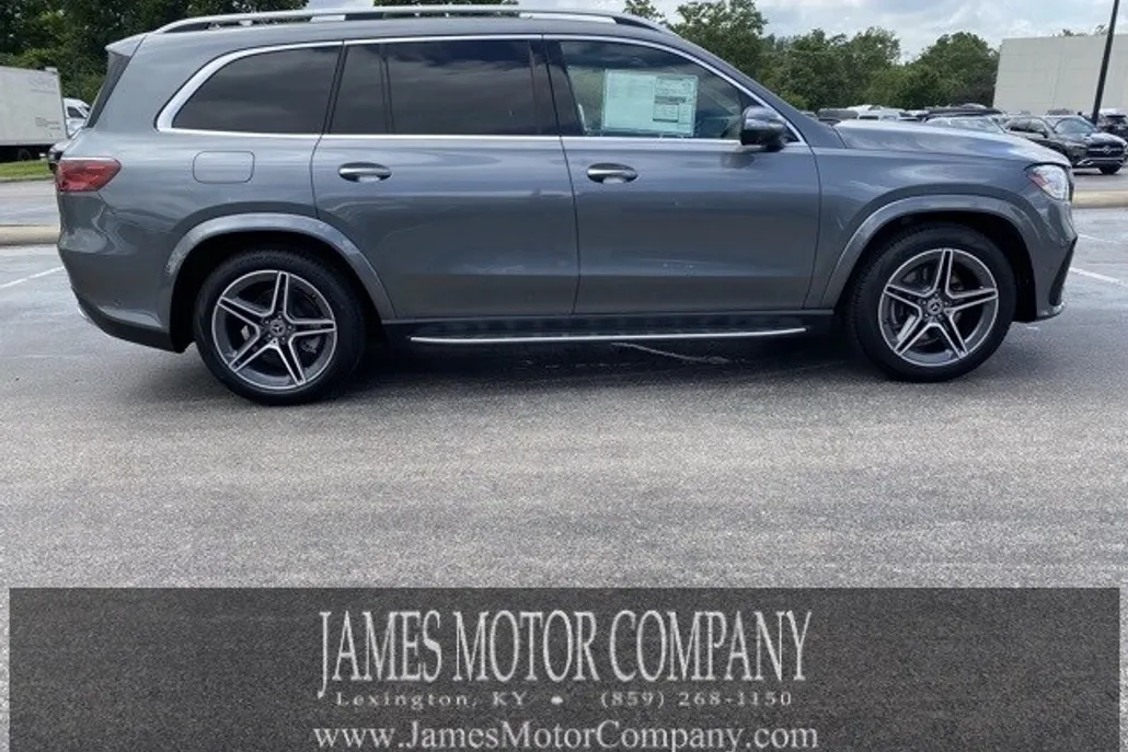 2025 Mercedes Benz GLS 450 4MATIC photo 1
