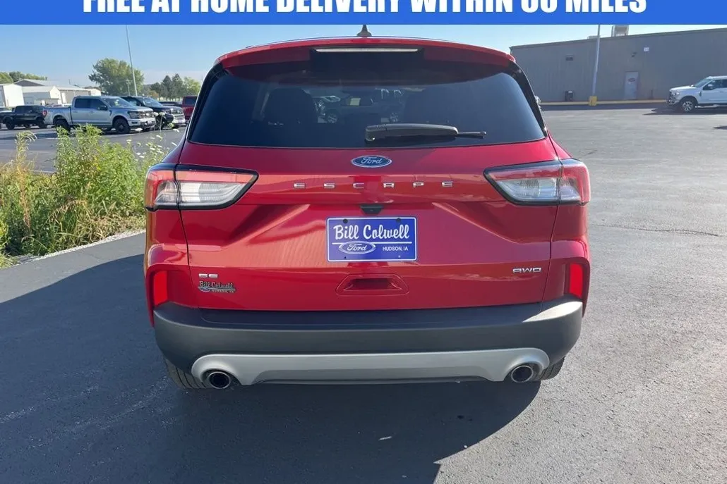 2022 Ford Escape SE photo 1