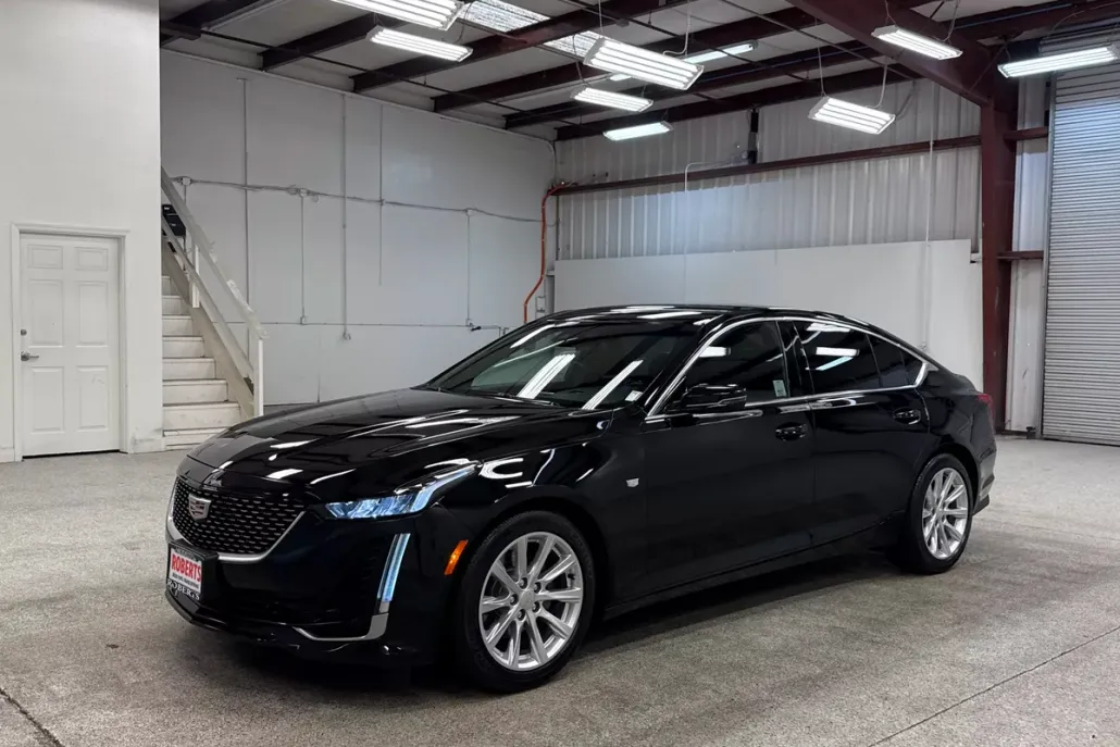 2023 Cadillac CT5 Luxury photo 1