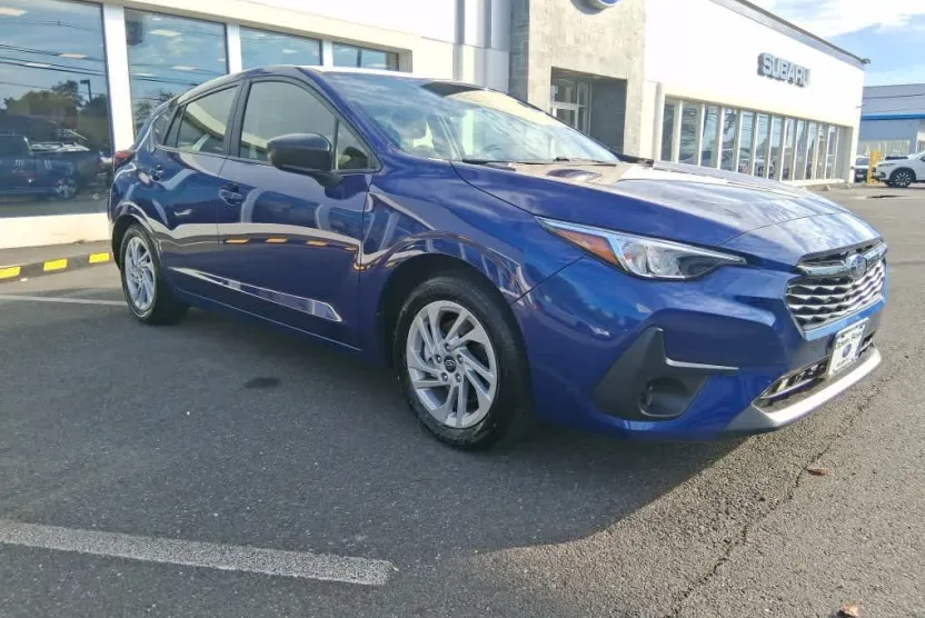 2025 Subaru Impreza Base photo 1