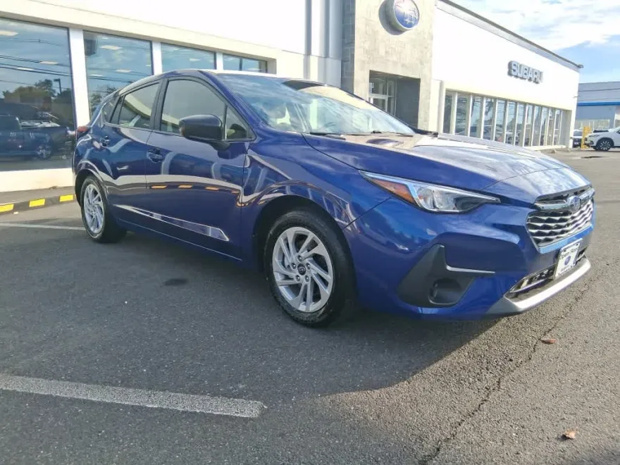 2025 Subaru Impreza Base photo 1